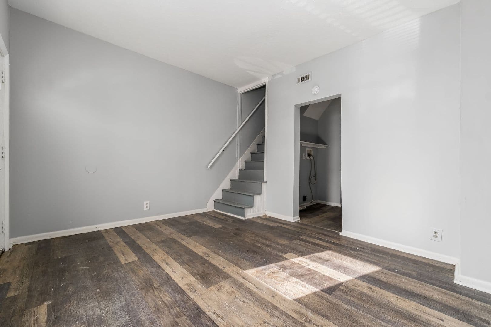 Lancaster Apartment: 801-817 West 5th Avenue