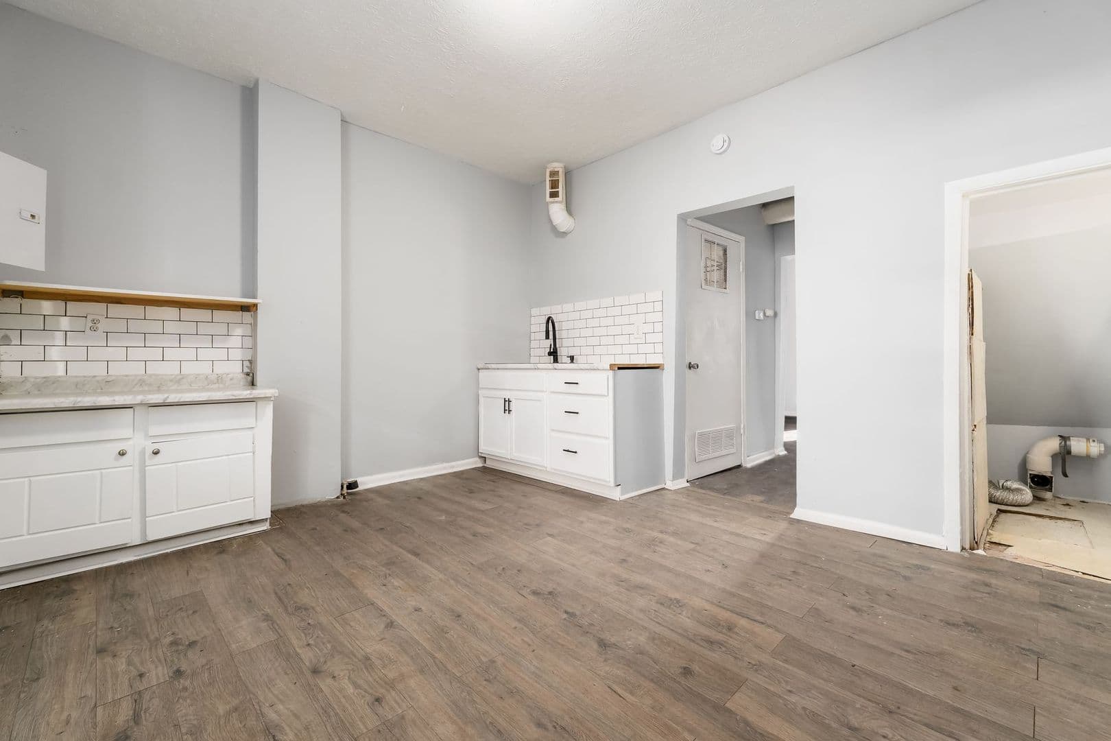 Lancaster Apartment: 801-817 West 5th Avenue