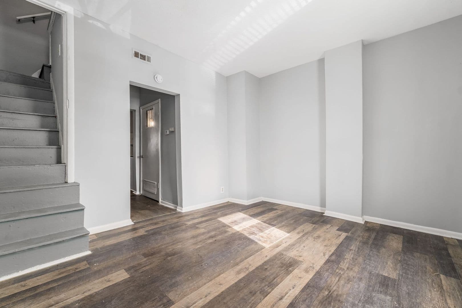 Lancaster Apartment: 801-817 West 5th Avenue