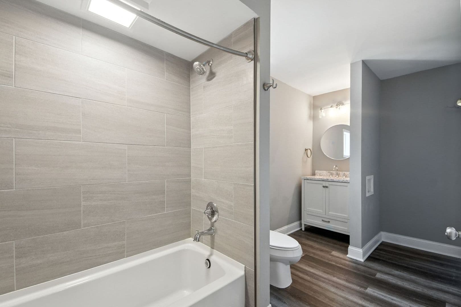 Columbus Apartment: 166-170 Dakota Ave