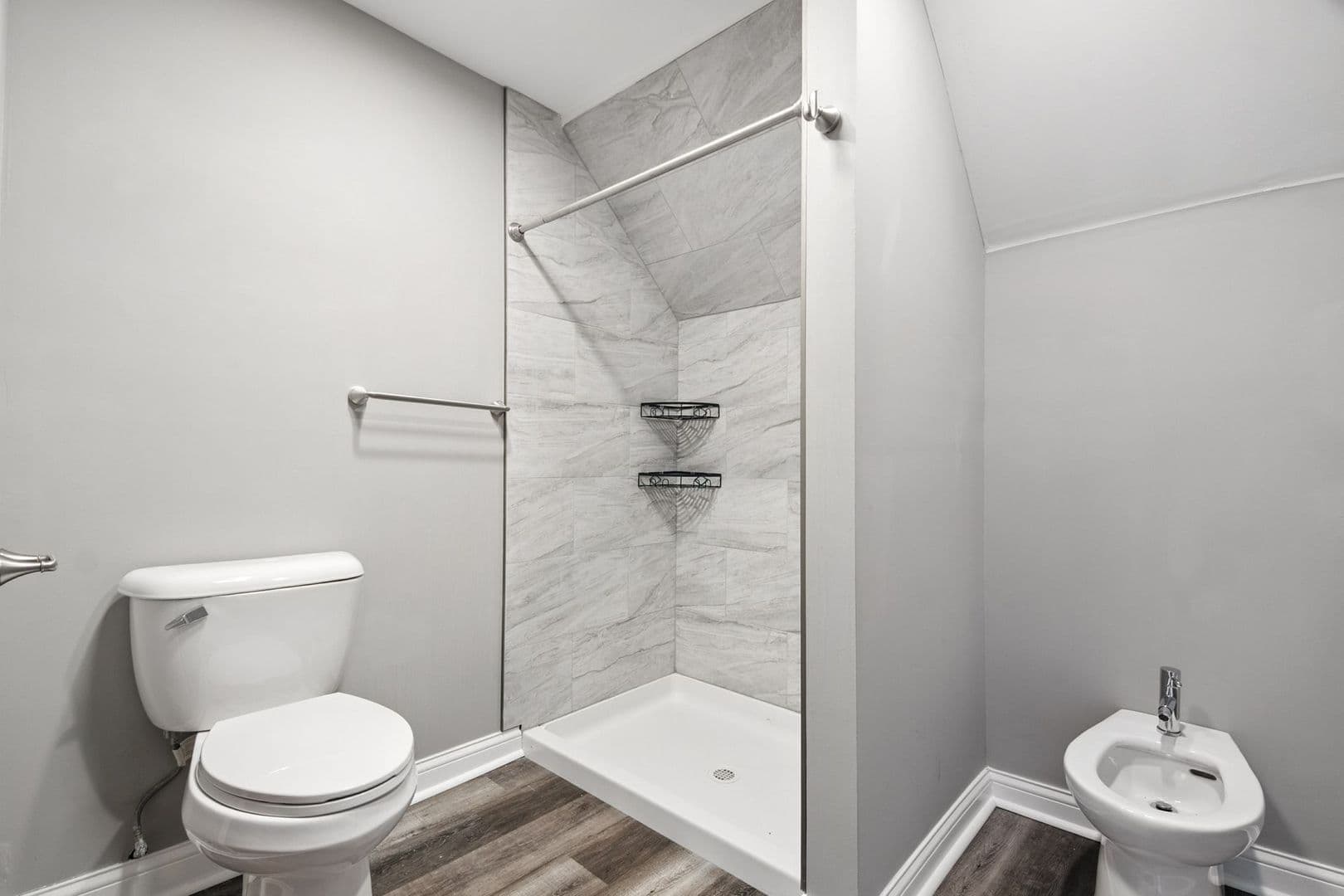 Columbus Apartment: 166-170 Dakota Ave