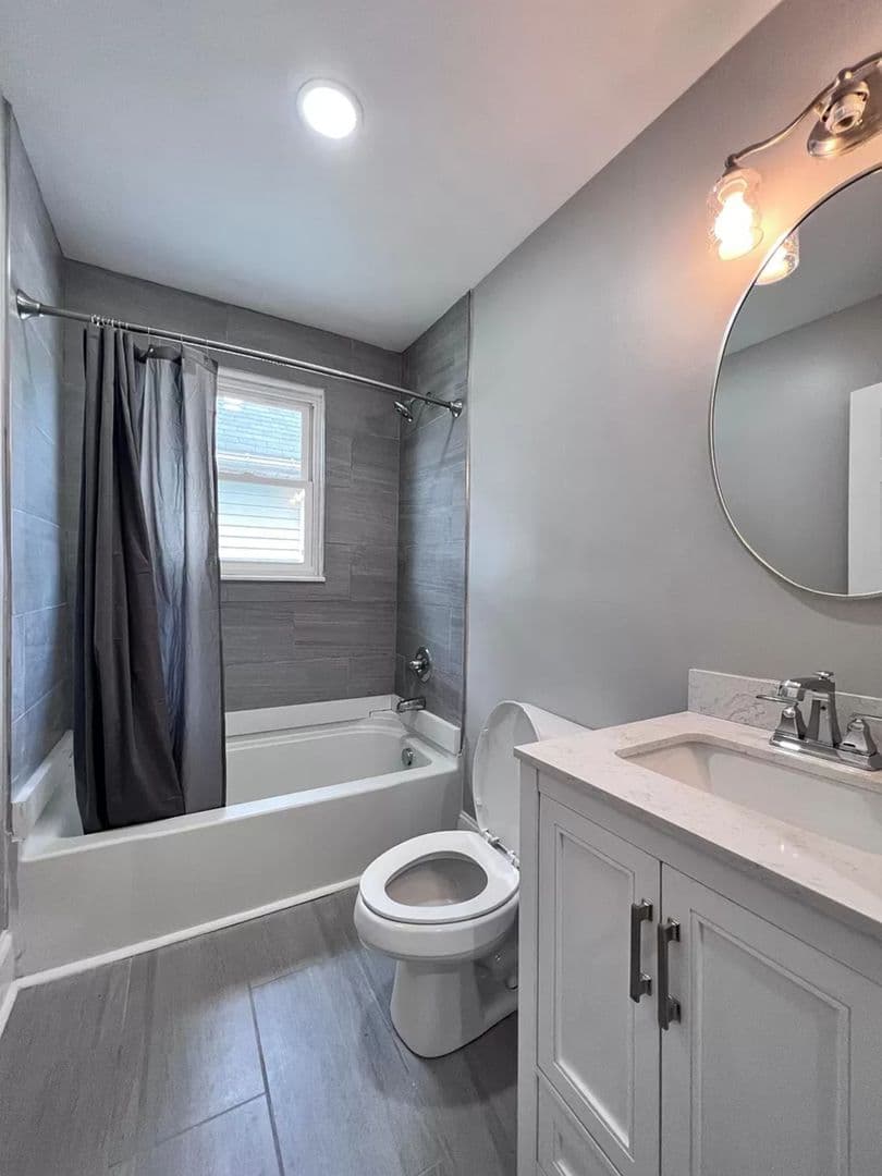 Columbus Apartment: 166-170 Dakota Ave