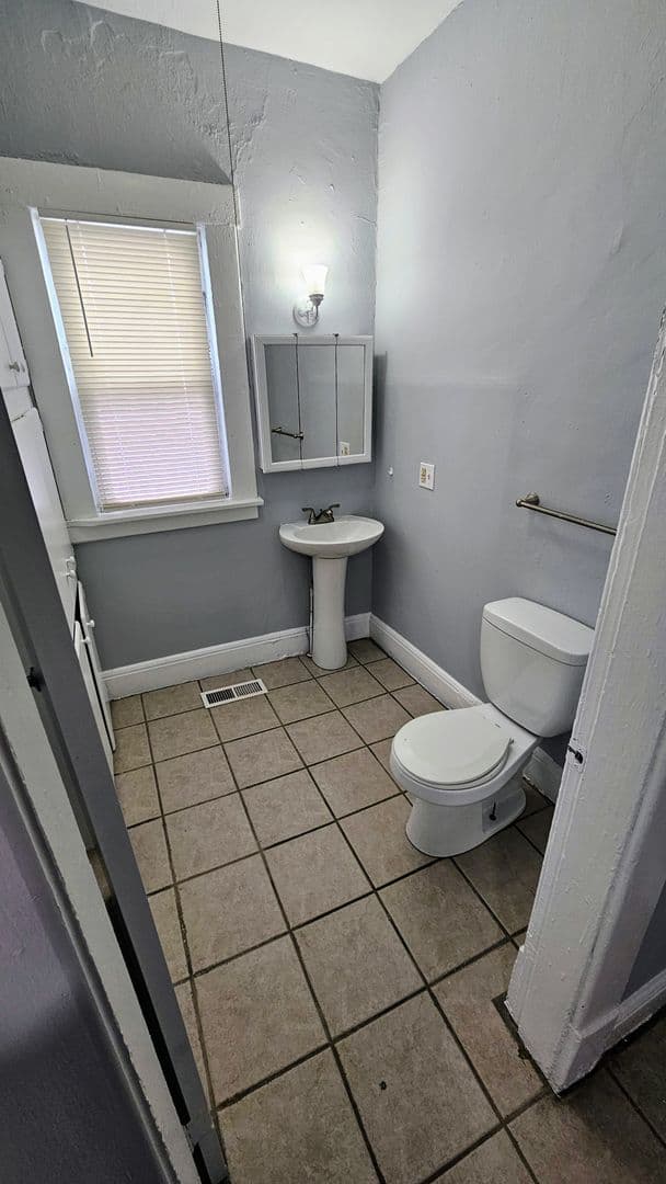 Columbus Apartment: 258-260 South Souder Ave.