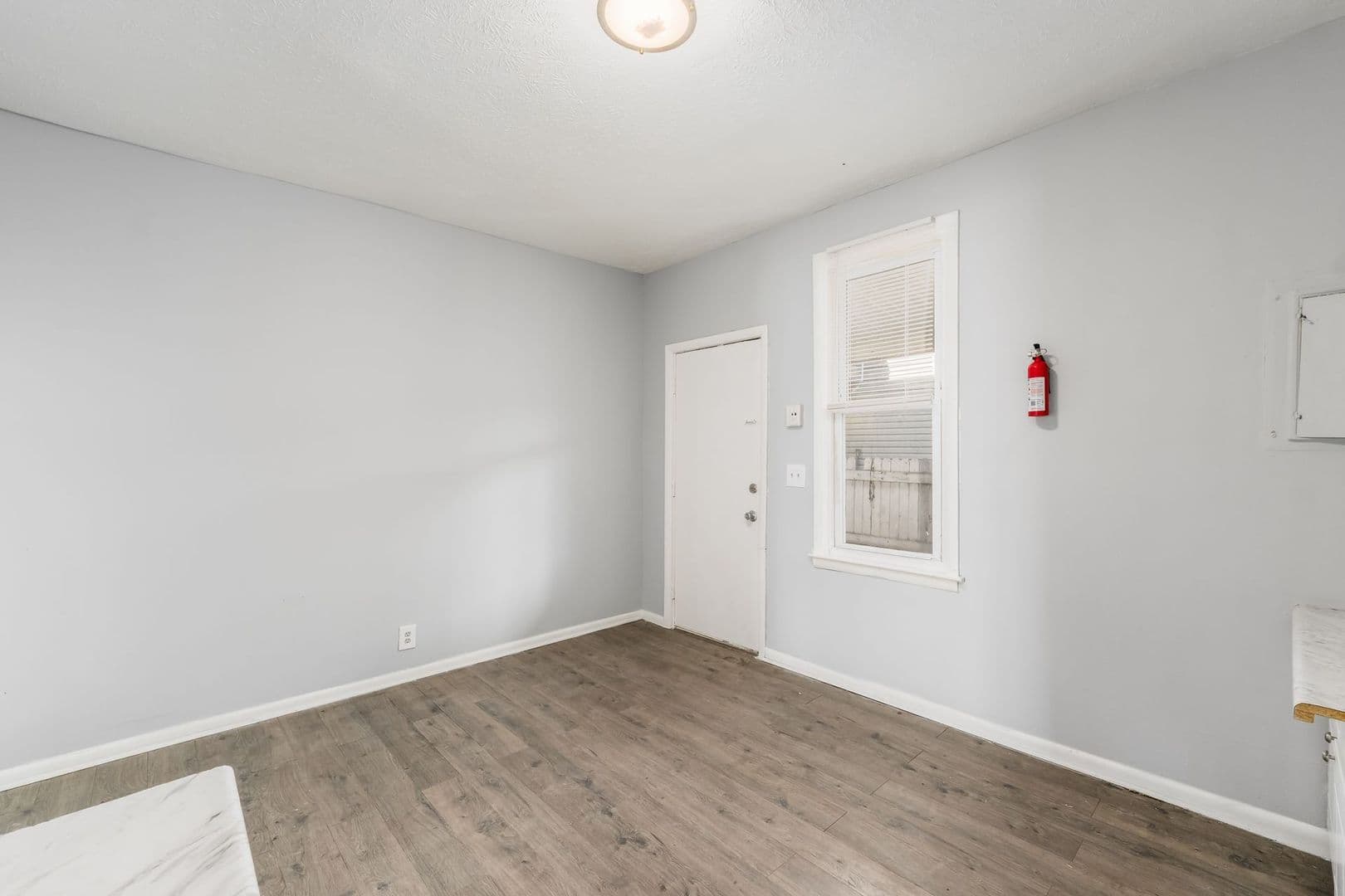 Lancaster Apartment: 801-817 West 5th Avenue