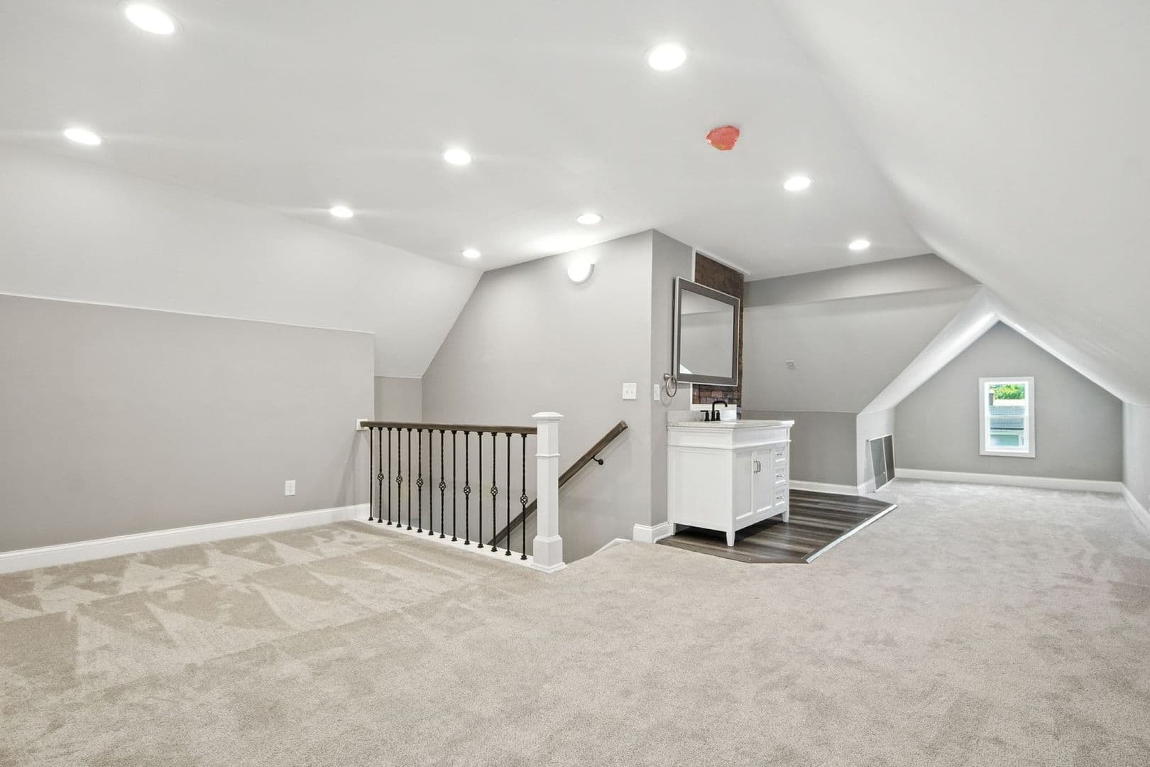 Columbus Apartment: 166-170 Dakota Ave