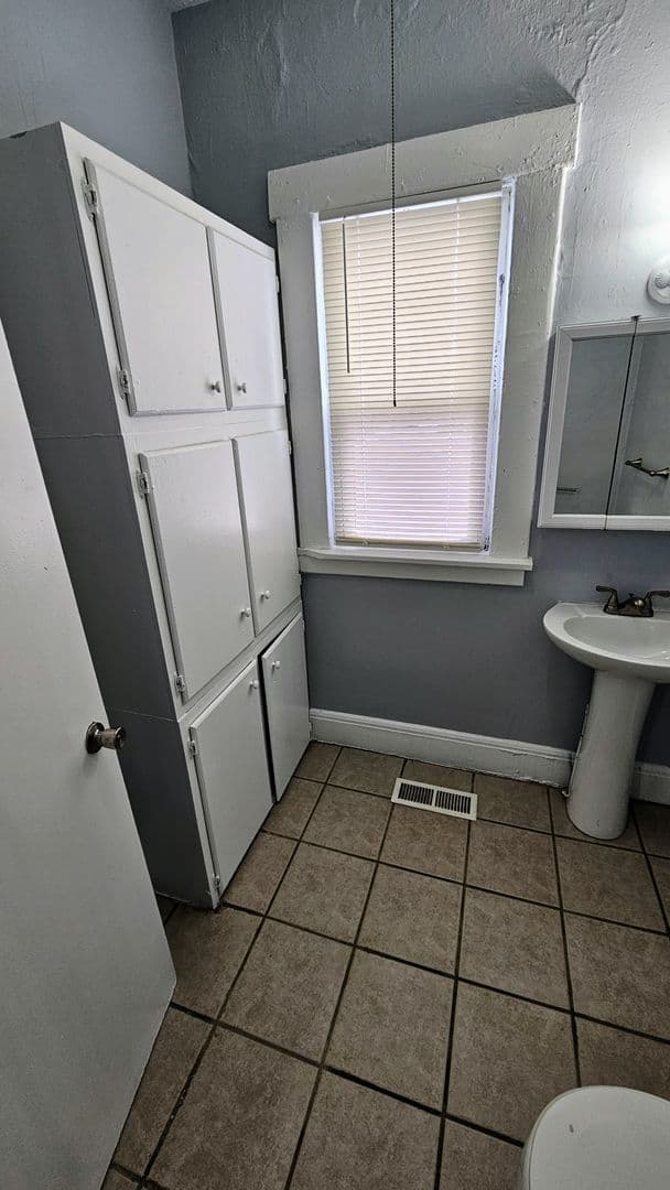 Columbus Apartment: 258-260 South Souder Ave.