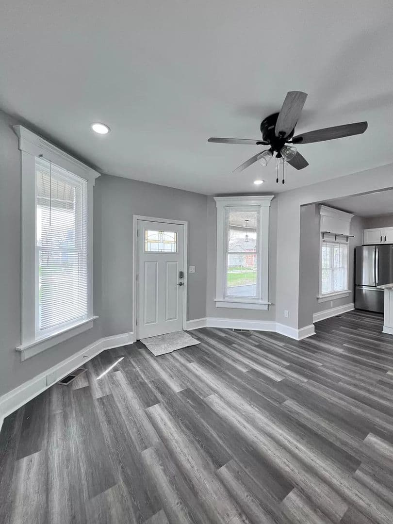 Columbus Apartment: 166-170 Dakota Ave