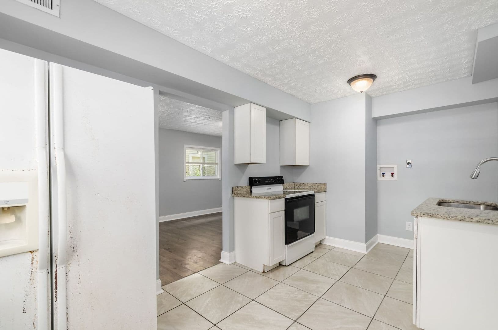 Columbus Apartment: 1061-1063 East 15th Avenue