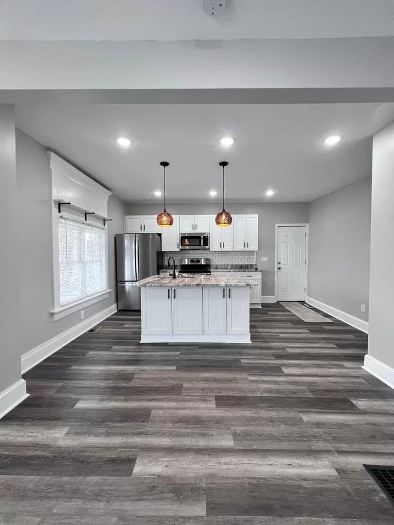 Columbus Apartment: 166-170 Dakota Ave