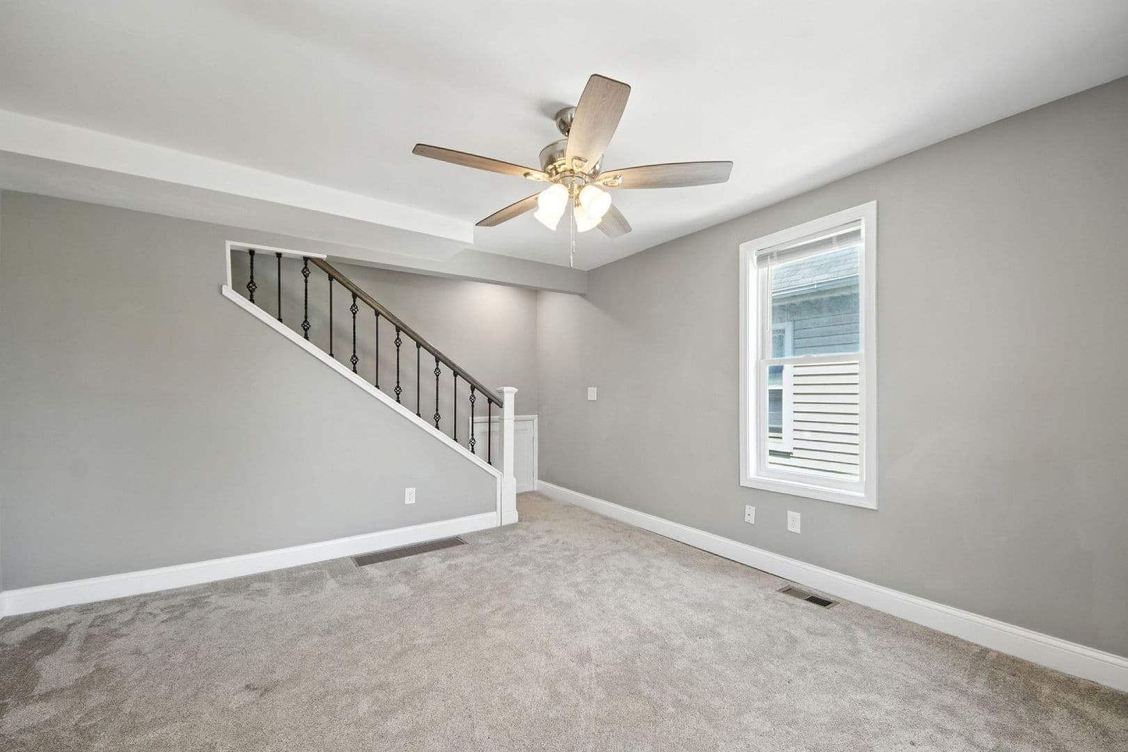 Columbus Apartment: 166-170 Dakota Ave