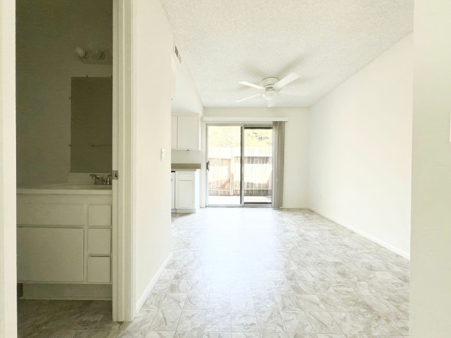 Oceanside Townhome: 2104 Via Sonora
