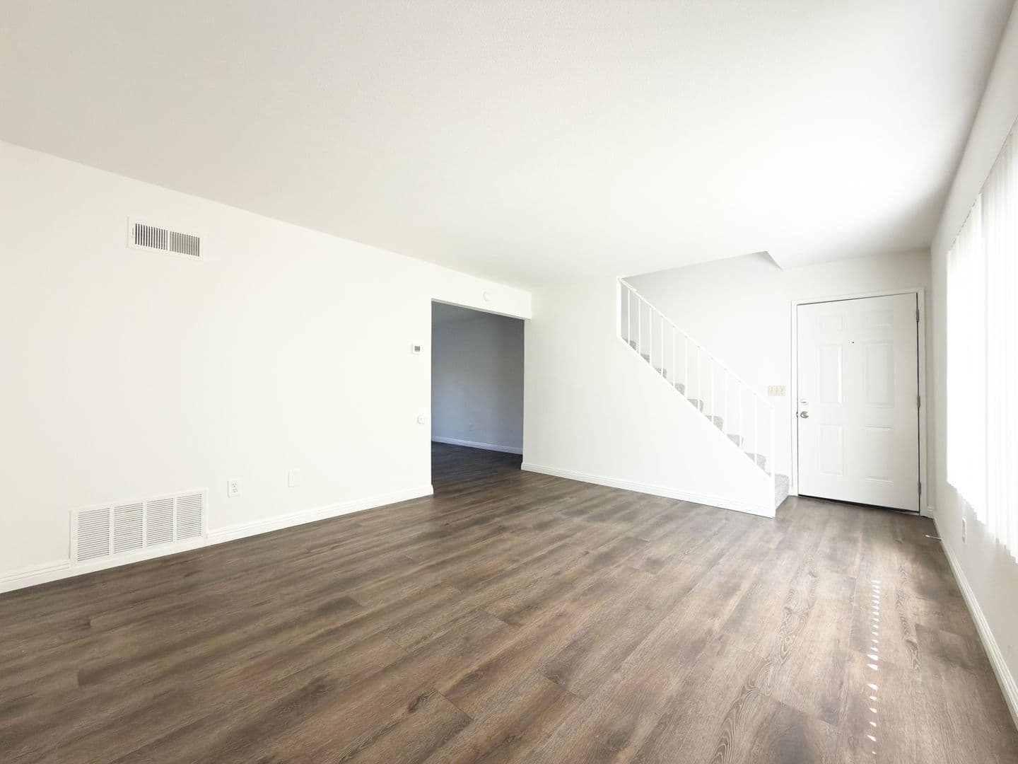 Oceanside Apartment: 2140 Via Camino Verde