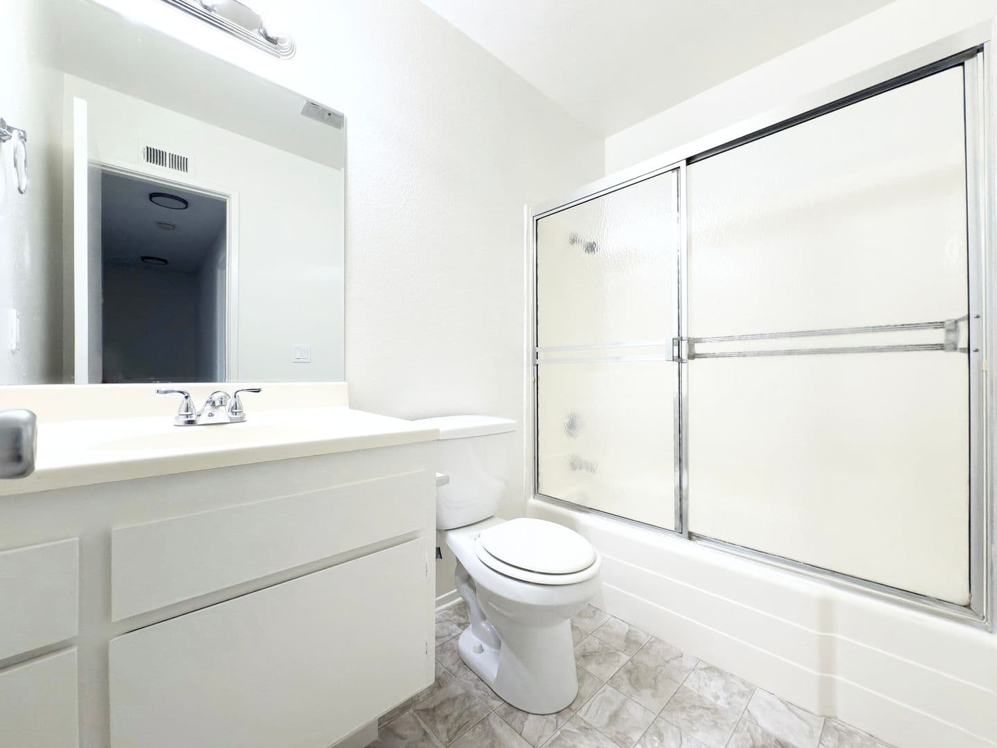 Oceanside Townhome: 2104 Via Sonora