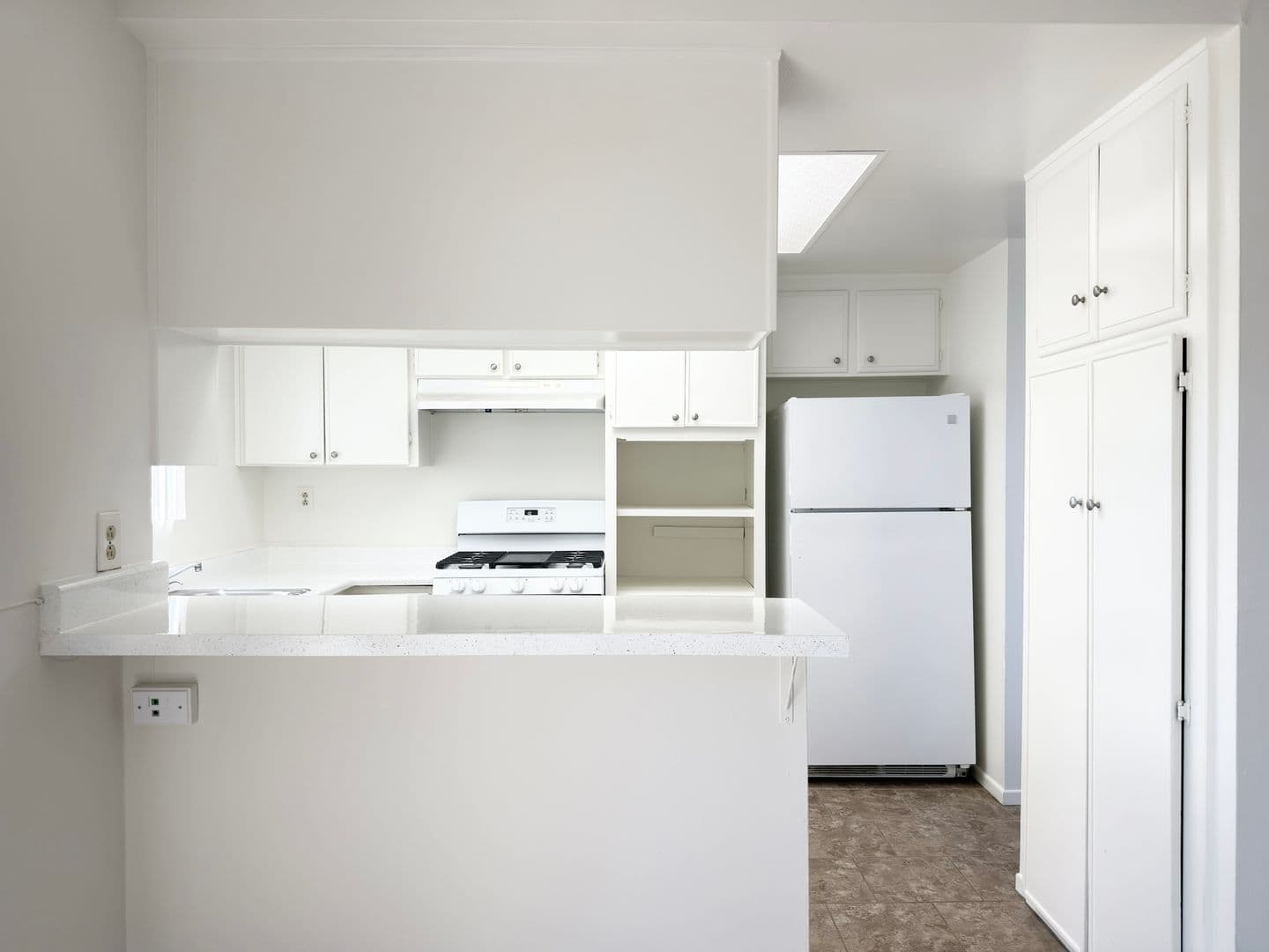 Vista Apartment: 259 Alestar Street