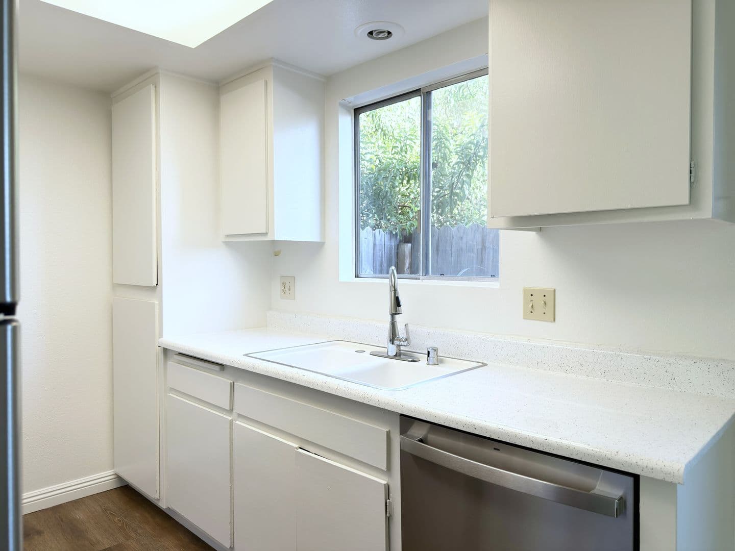 Oceanside Apartment: 2140 Via Camino Verde