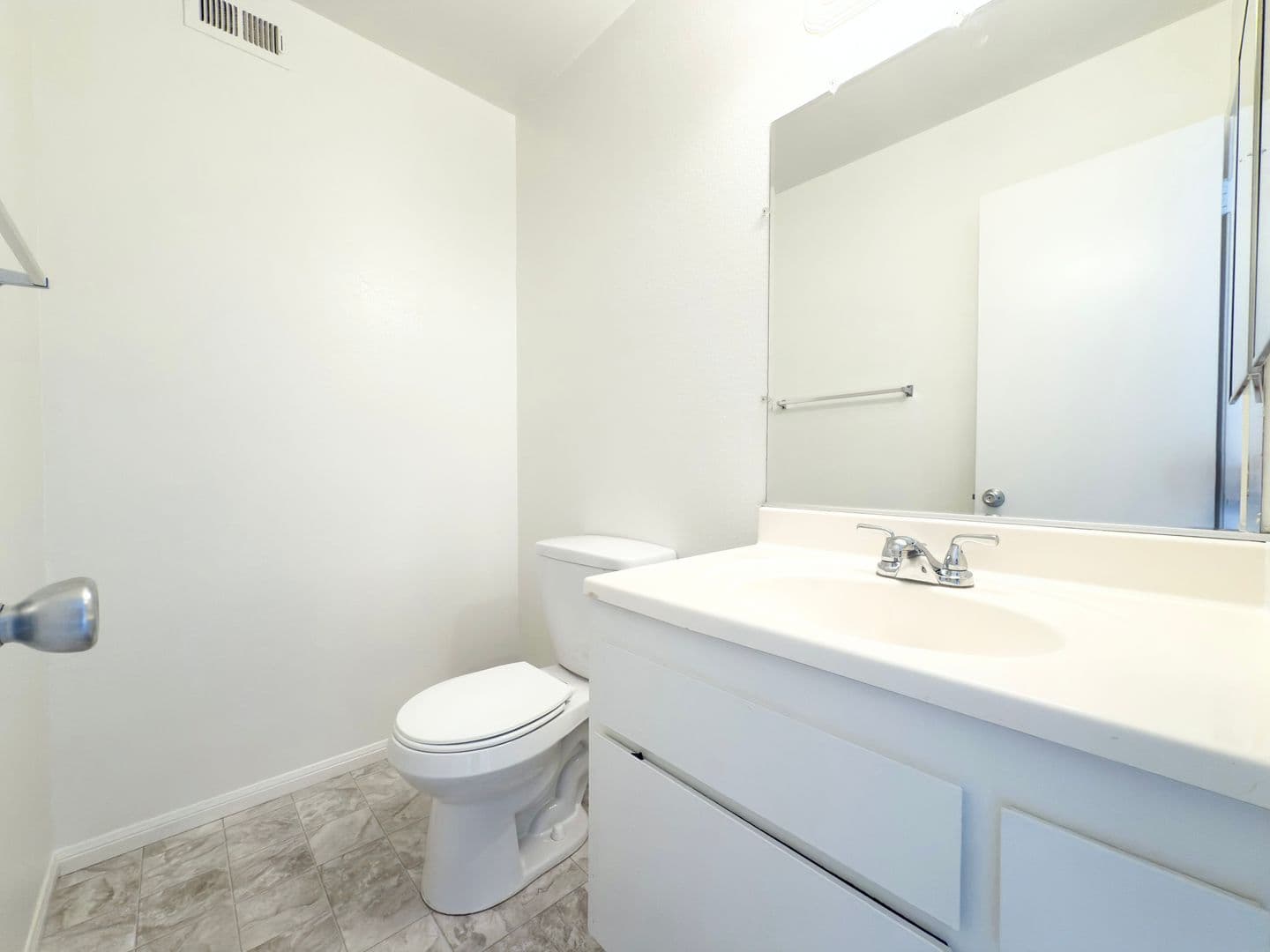 Oceanside Townhome: 2104 Via Sonora
