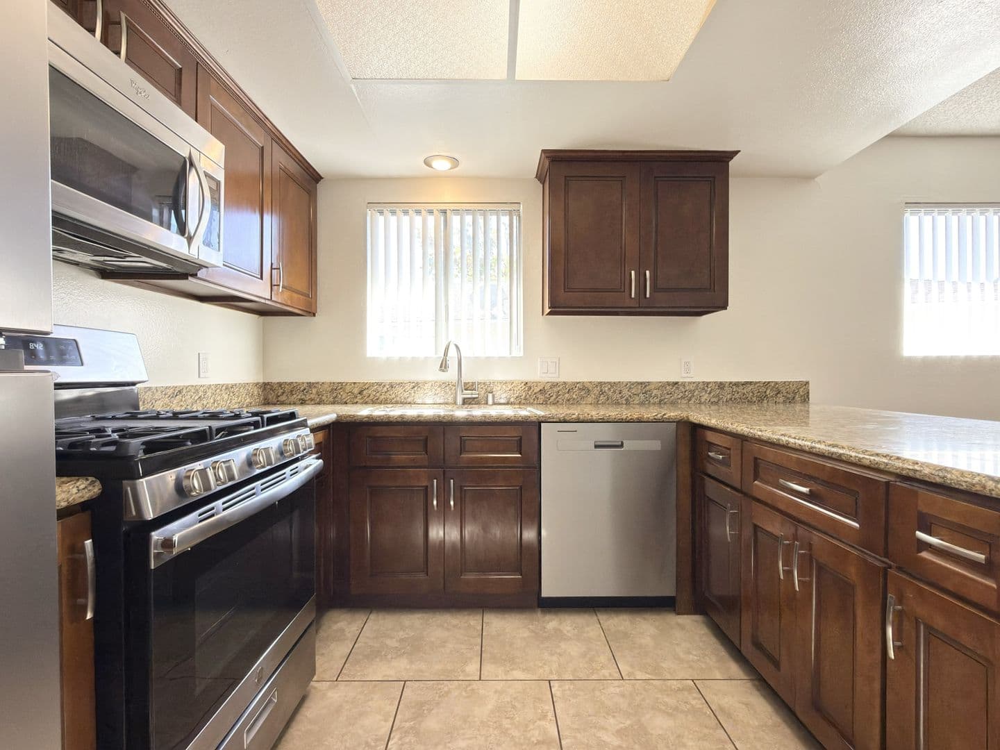 Oceanside Townhome: 2143 Via Esmarca