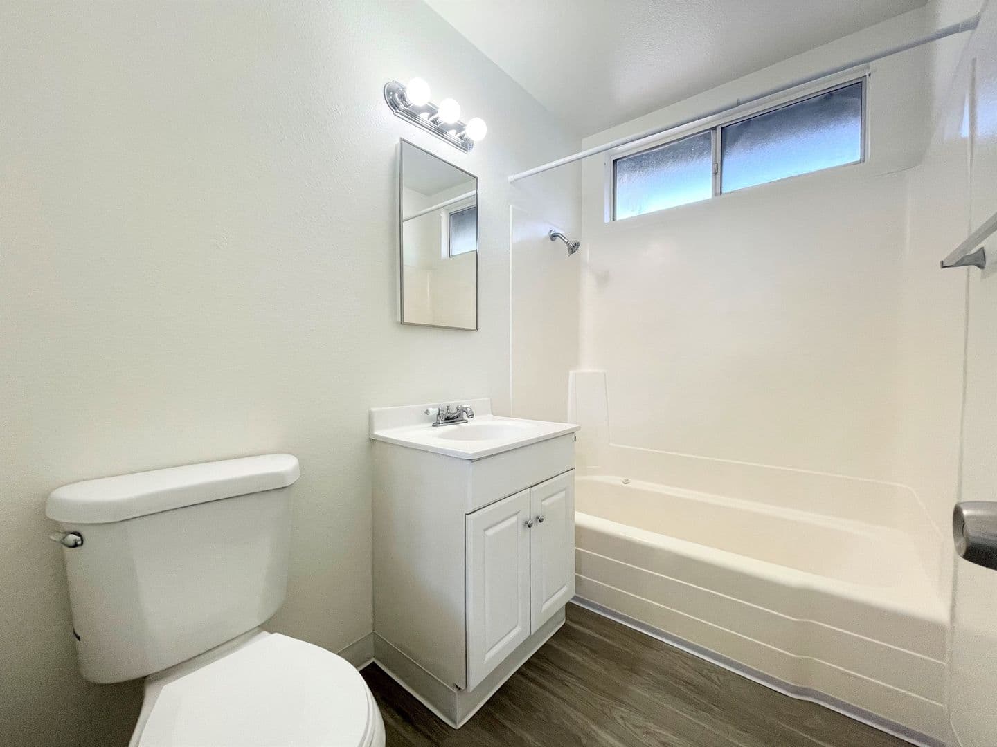 Oceanside Apartment: 1026 S. Tremont Street