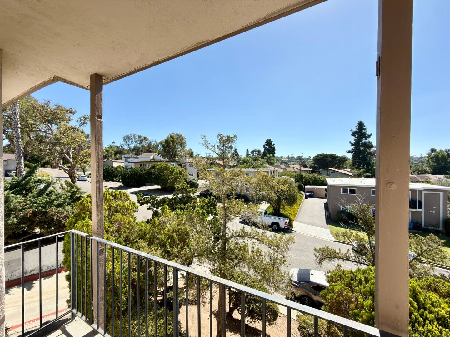 Vista Apartment: 259 Alestar Street