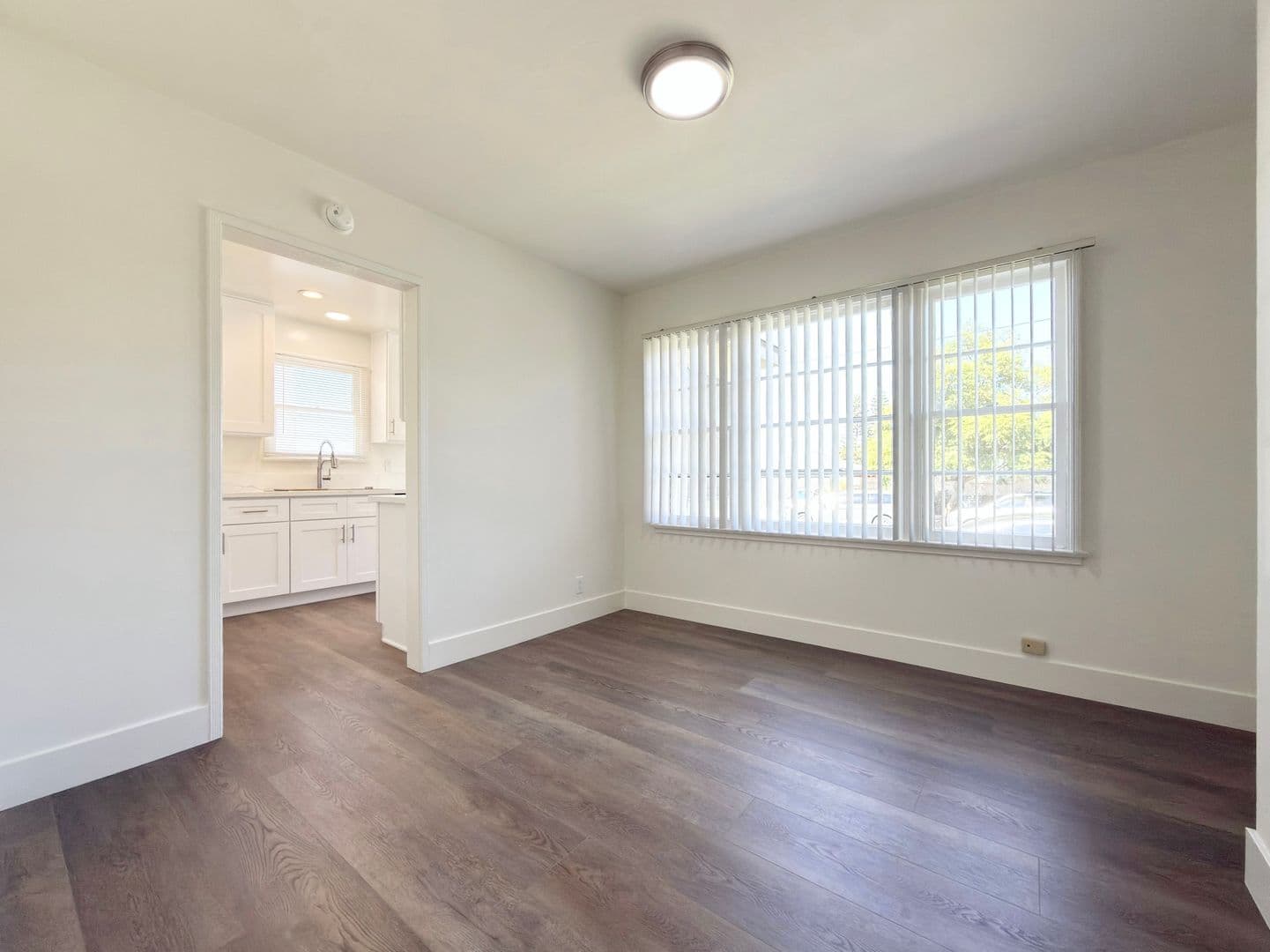 Vista Townhome: 127 E. Connecticut Avenue