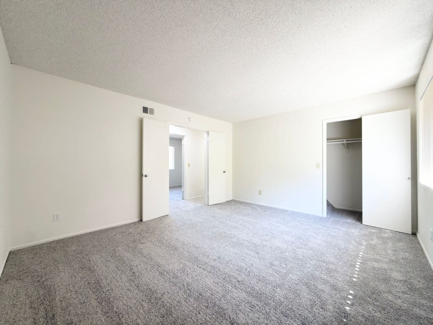 Oceanside Apartment: 2140 Via Camino Verde
