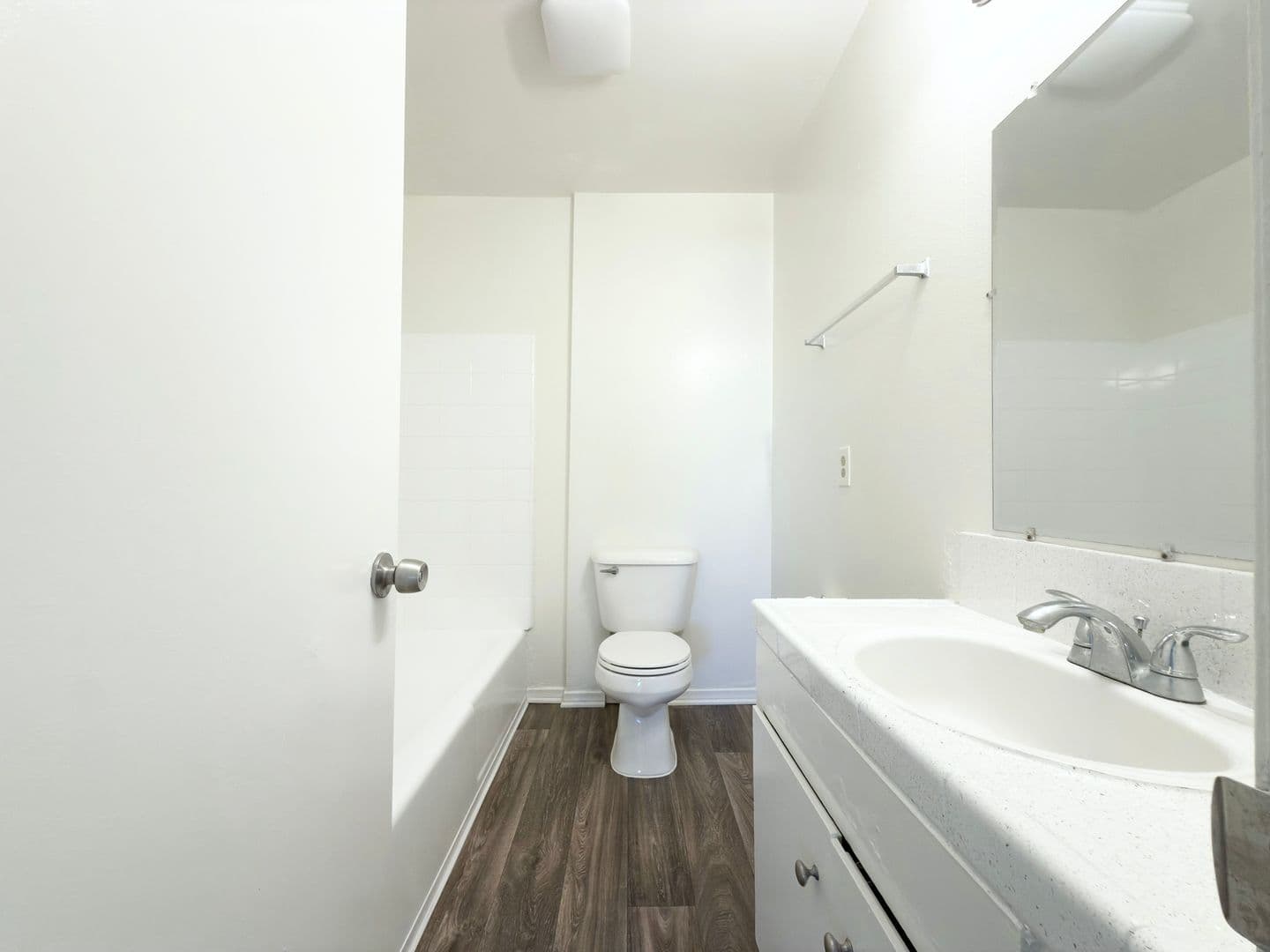 Vista Apartment: 259 Alestar Street
