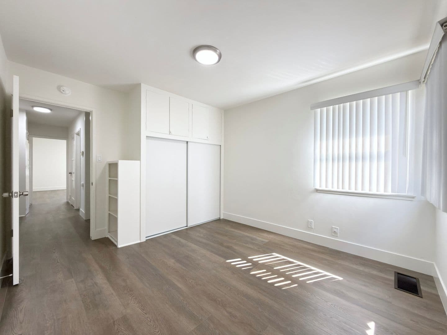 Vista Townhome: 127 E. Connecticut Avenue