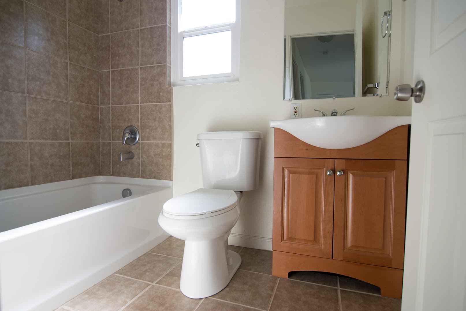 Redding Apartment: 2850 Pioneer Drive Apt 28