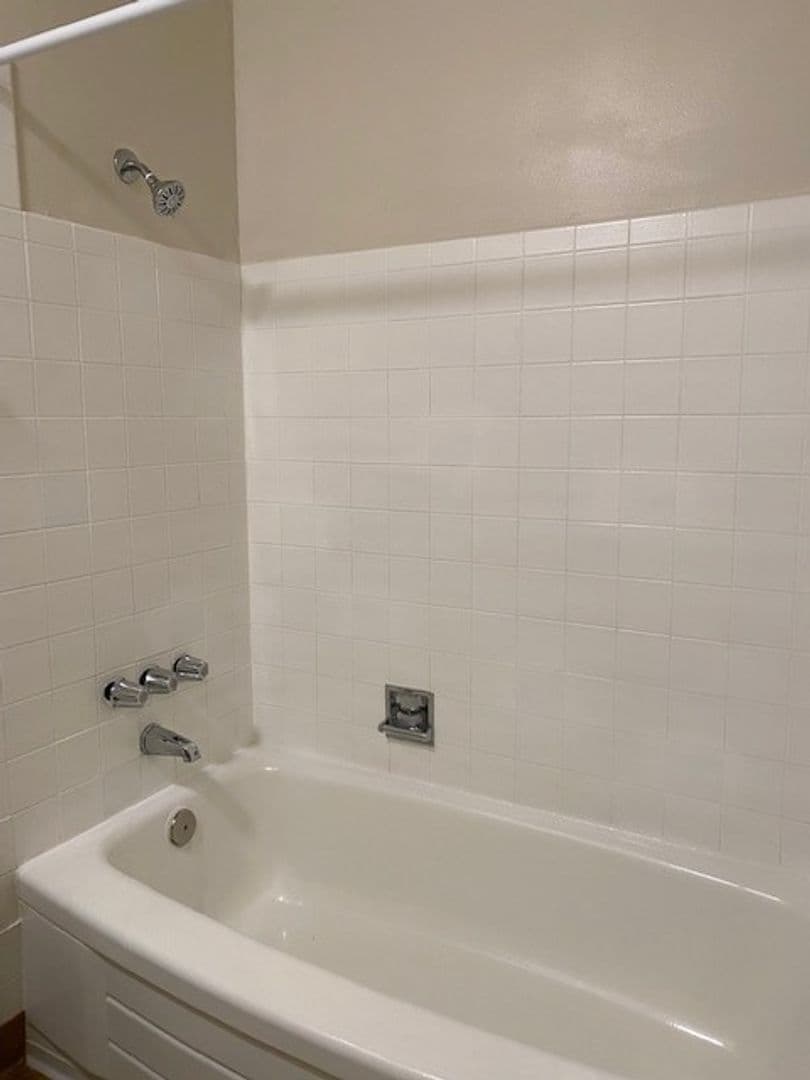 Redding Apartment: 1050, 1070, 1090 Continental Street