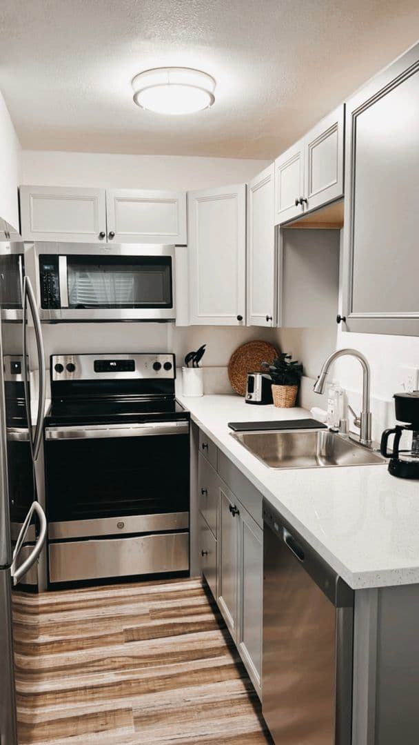 Redding Apartment: 261 Boulder Creek Drive