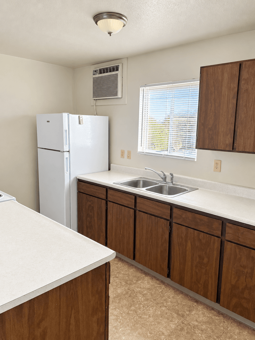 Redding Apartment: 1047-1067 Liberty Street