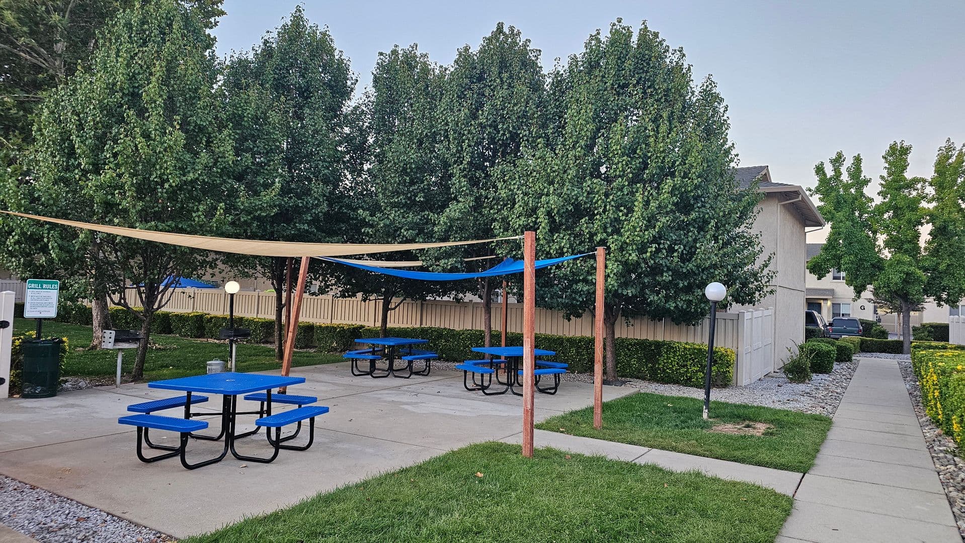 Anderson Apartment: 2600 Shady Ln