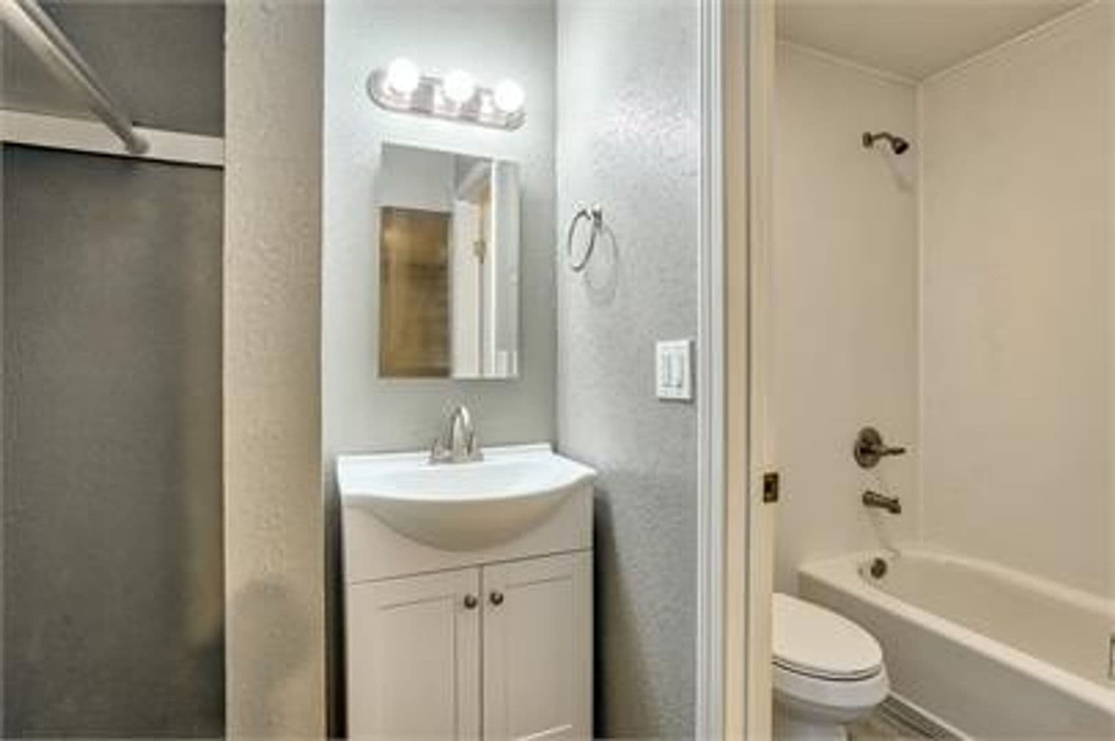 Redding Apartment: 4660 Westside Road