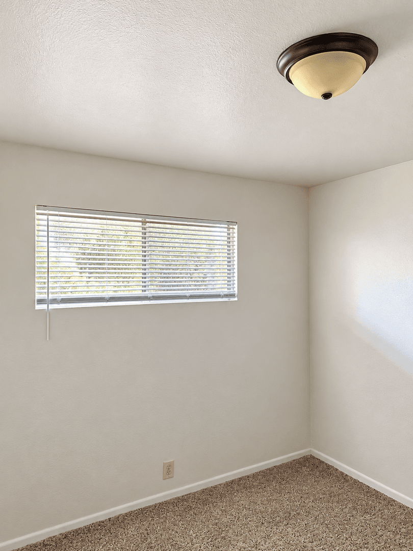 Redding Apartment: 1047-1067 Liberty Street