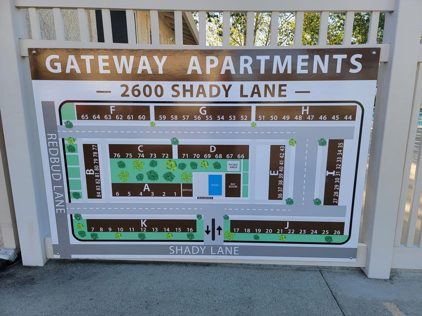 Anderson Apartment: 2600 Shady Ln