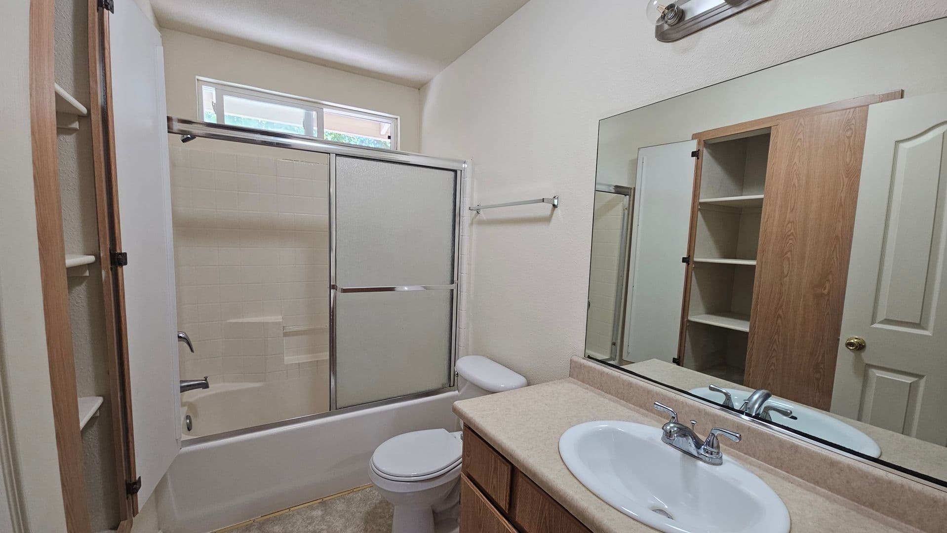 Anderson Apartment: 2600 Shady Ln