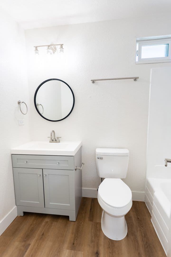 Anderson Apartment: 2647 Alamo Drive