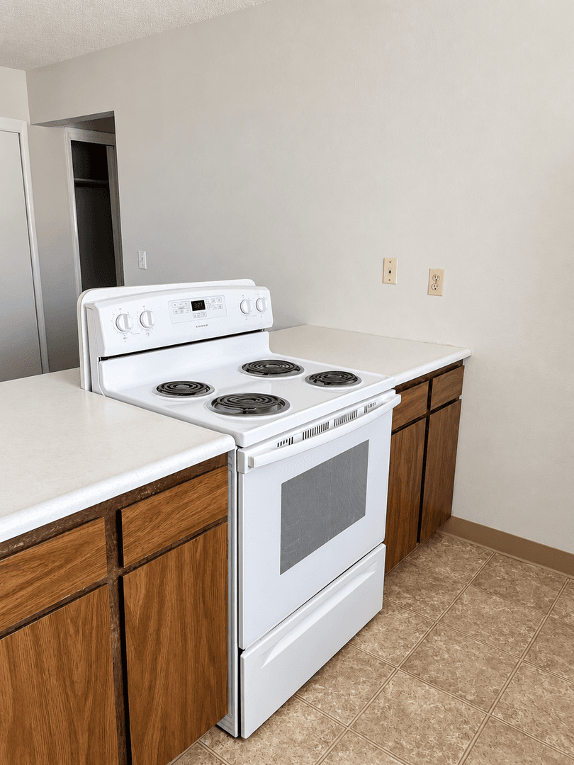 Redding Apartment: 1047-1067 Liberty Street