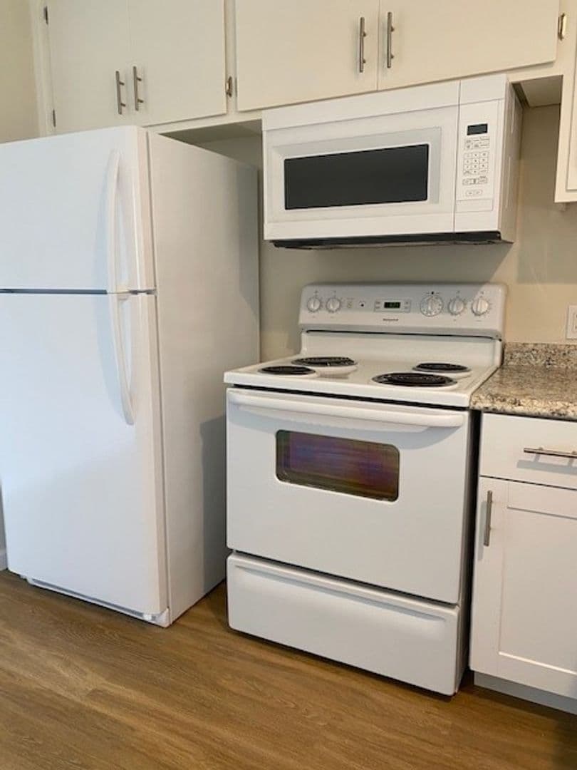 Redding Apartment: 1050, 1070, 1090 Continental Street