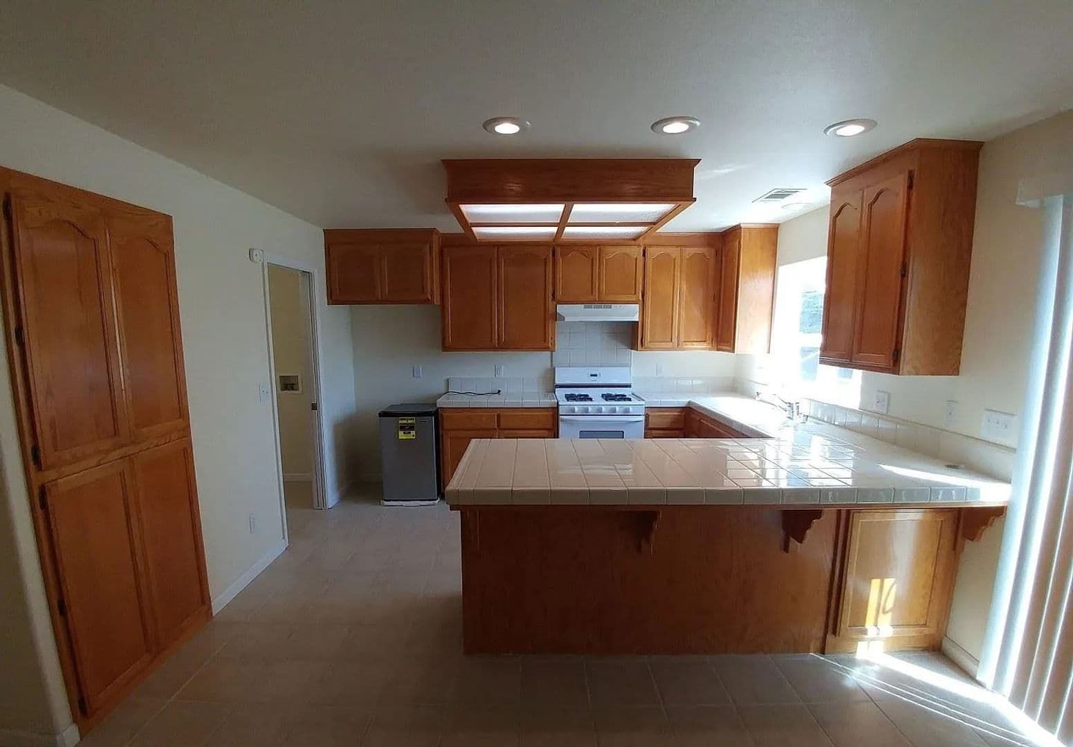 Cottonwood House: 18946 Yawl Place