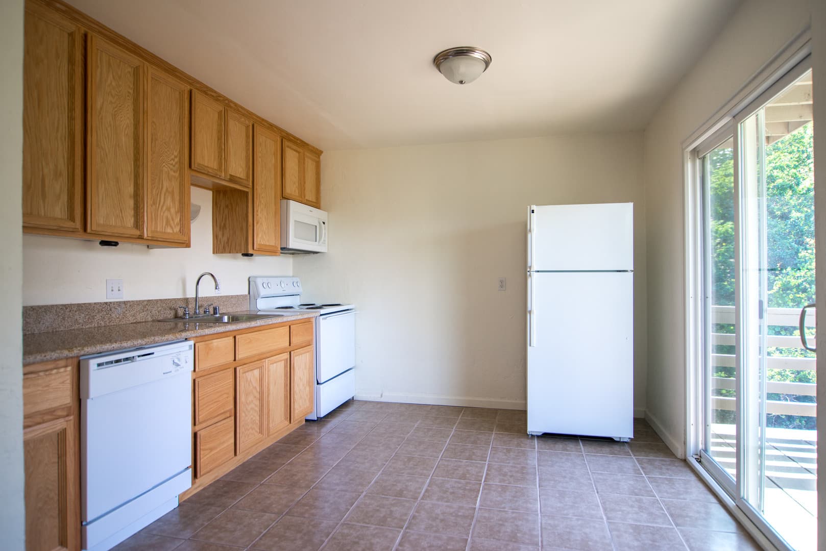 Redding Apartment: 2850 Pioneer Drive Apt 28