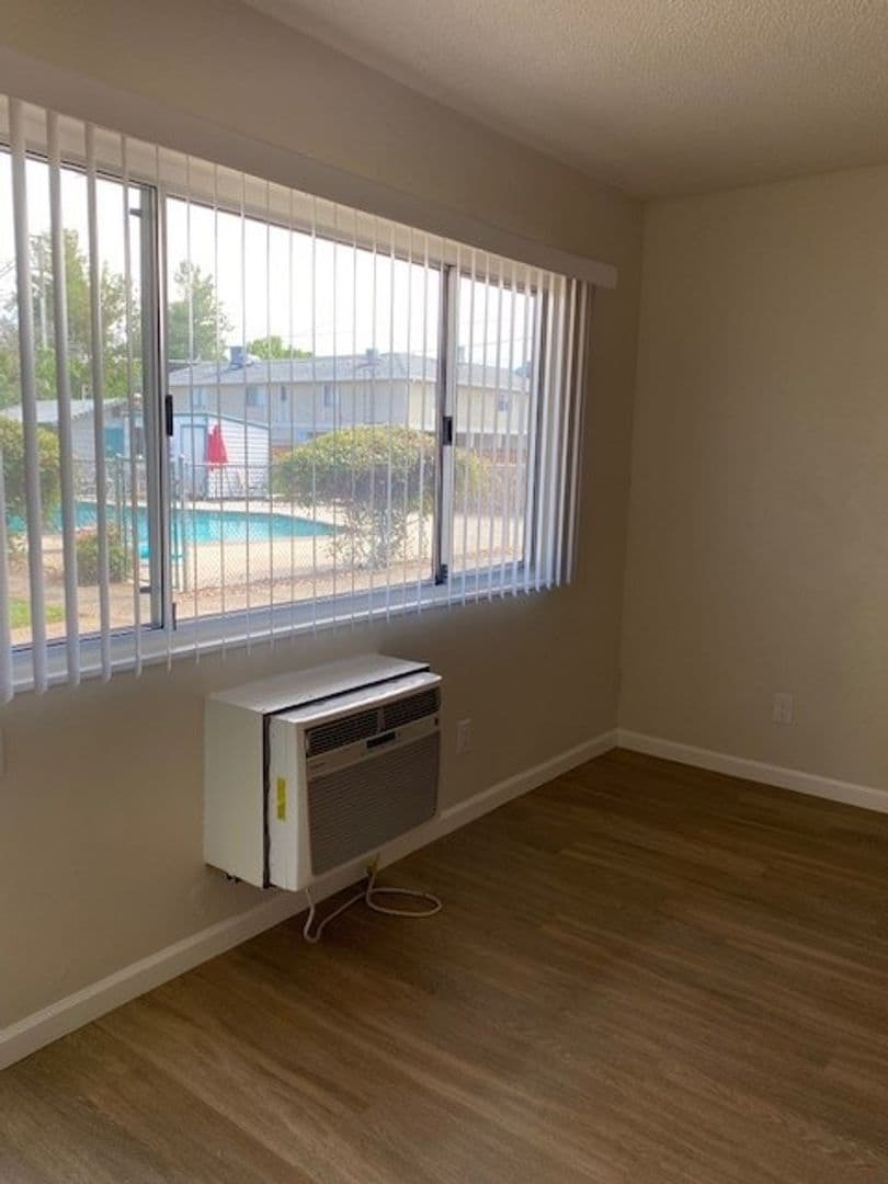 Redding Apartment: 1050, 1070, 1090 Continental Street