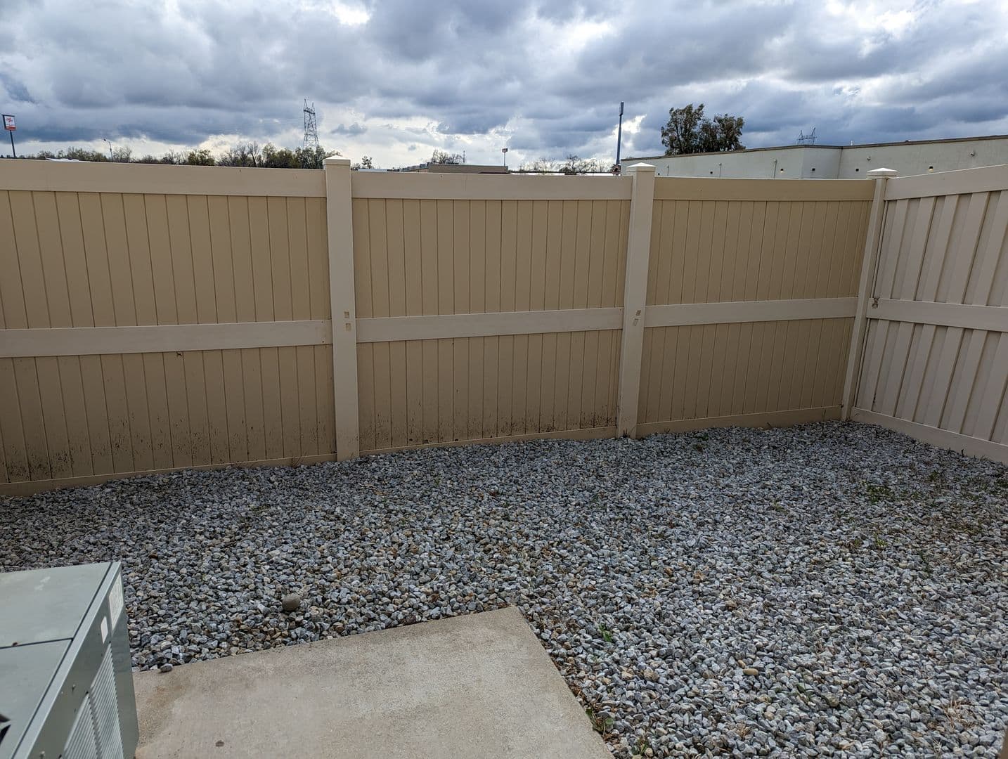 Anderson Apartment: 2600 Shady Ln