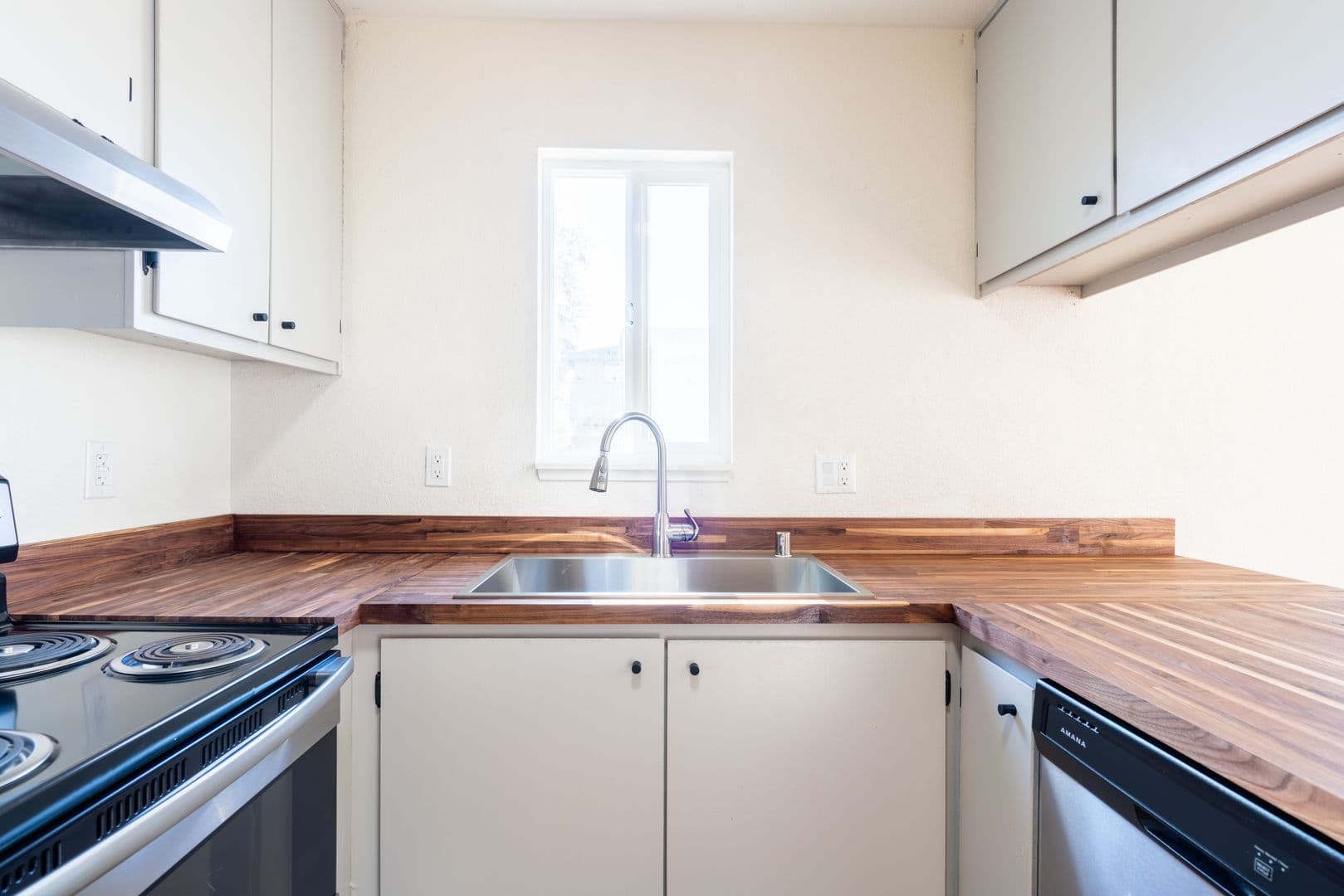 Anderson Apartment: 2647 Alamo Drive