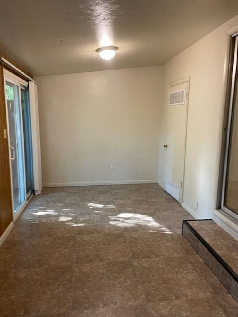 Anderson Apartment: 3260-3290 Stingy Lane
