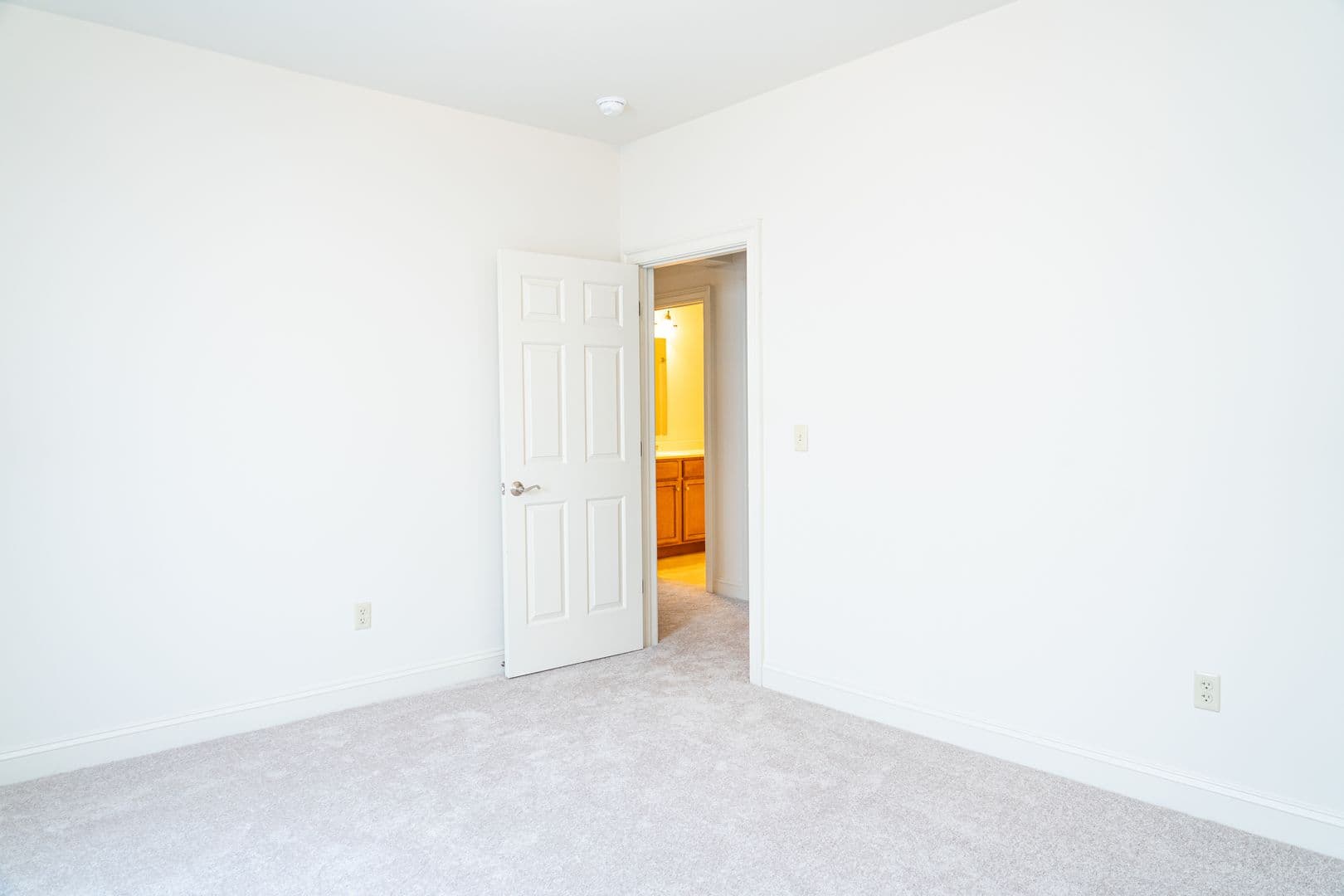 Crozet Apartment: Golf Drive