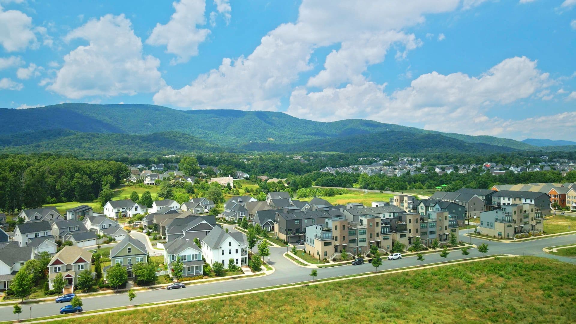Crozet Apartment: Golf Drive