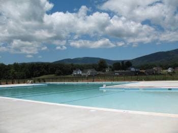 Crozet Apartment: Golf Drive