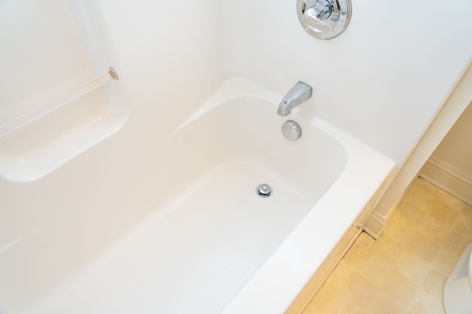 Crozet Apartment: Golf Drive
