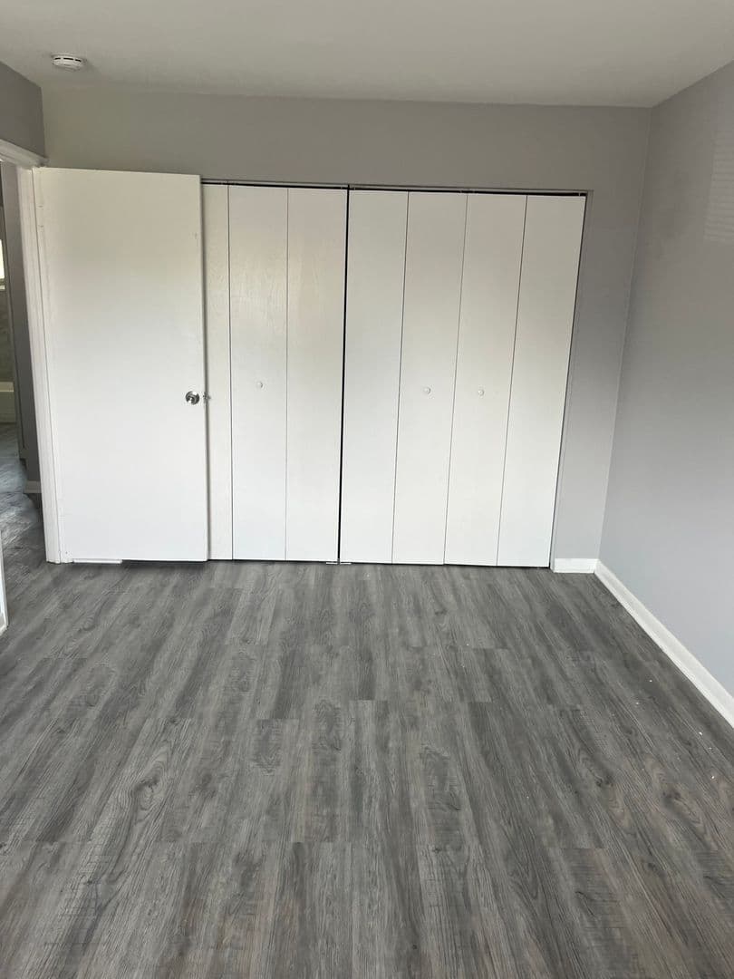 Dolton Apartment: 1450 E 154th Pl